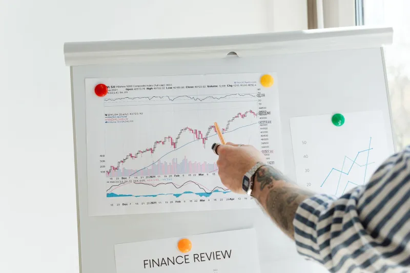 Beyond the Single Bet: How Ultra-High Net Worth Investors Unlock Resilience Through Multi-Asset Diversification